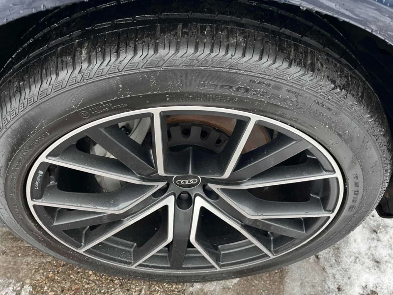 Audi Q8 Technik/360/HUD/ДИСТРОНИК/ОБДУХВАНЕ, снимка 6 - Автомобили и джипове - 53577352