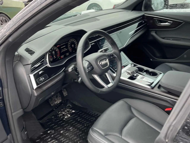 Audi Q8 Technik/360/HUD/ДИСТРОНИК/ОБДУХВАНЕ, снимка 7 - Автомобили и джипове - 53577352