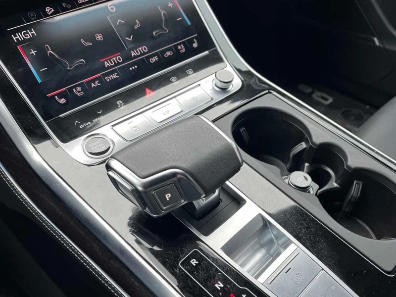 Audi Q8 Technik/360/HUD/ДИСТРОНИК/ОБДУХВАНЕ, снимка 9 - Автомобили и джипове - 53577352