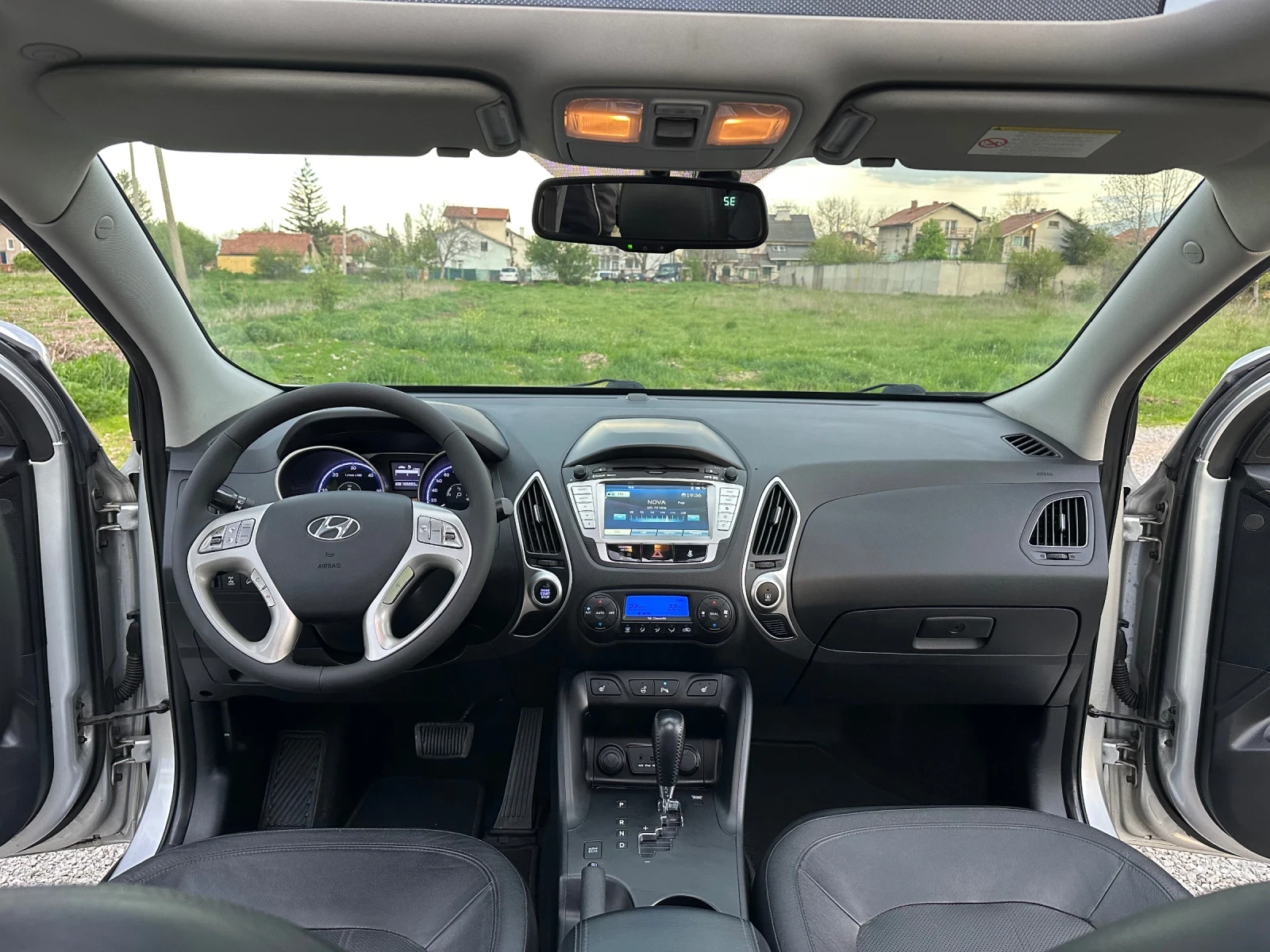 Hyundai IX35 2.0CRDi AWD Premium Pano Automatic  - изображение 8