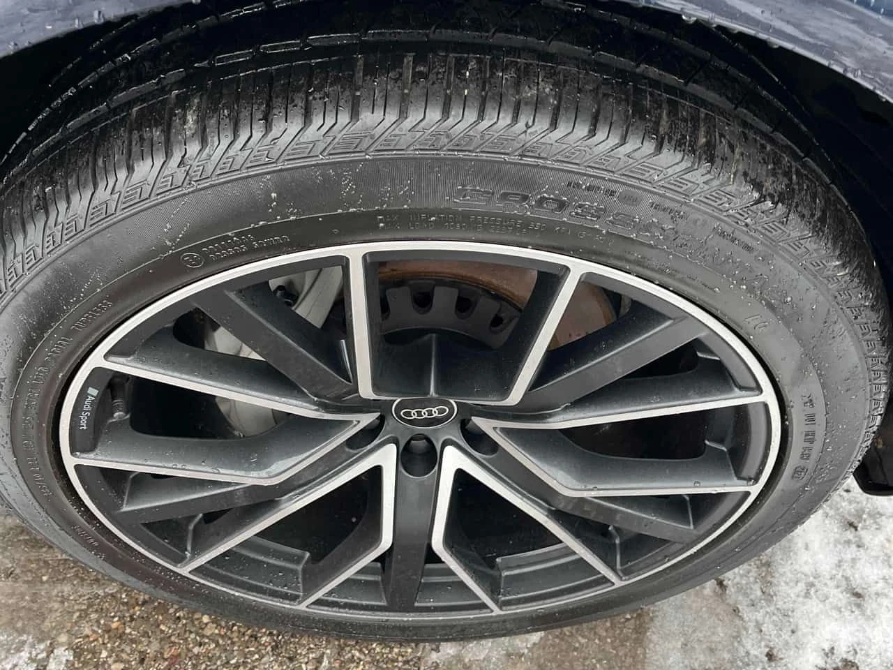Audi Q8 Technik/360/HUD/ДИСТРОНИК/ОБДУХВАНЕ - изображение 6