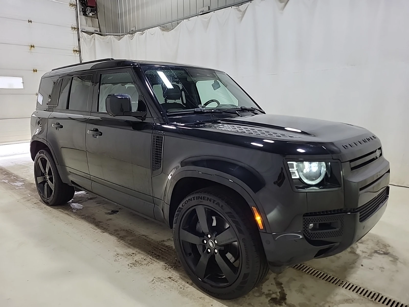 Land Rover Defender HUD| 360| PANORAMA| 2 KEYS| CARFAX| , снимка 2 - Автомобили и джипове - 53815259