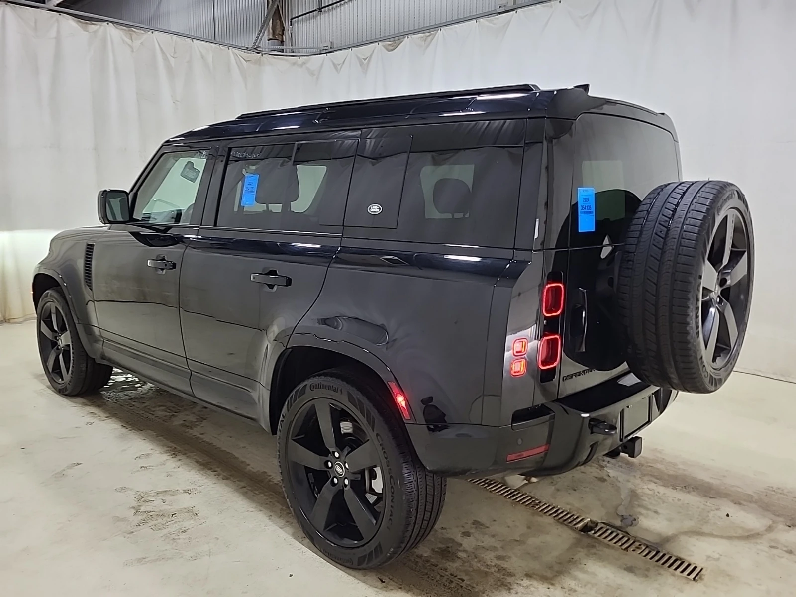 Land Rover Defender HUD| 360| PANORAMA| 2 KEYS| CARFAX| , снимка 4 - Автомобили и джипове - 53815259