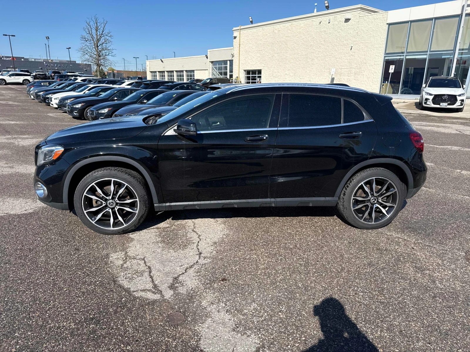 Mercedes-Benz GLA 250 4MATIC * FLEX FUEL * ПОДГРЕВ * ПАНОРАМА * CARFAX, снимка 2 - Автомобили и джипове - 54731211