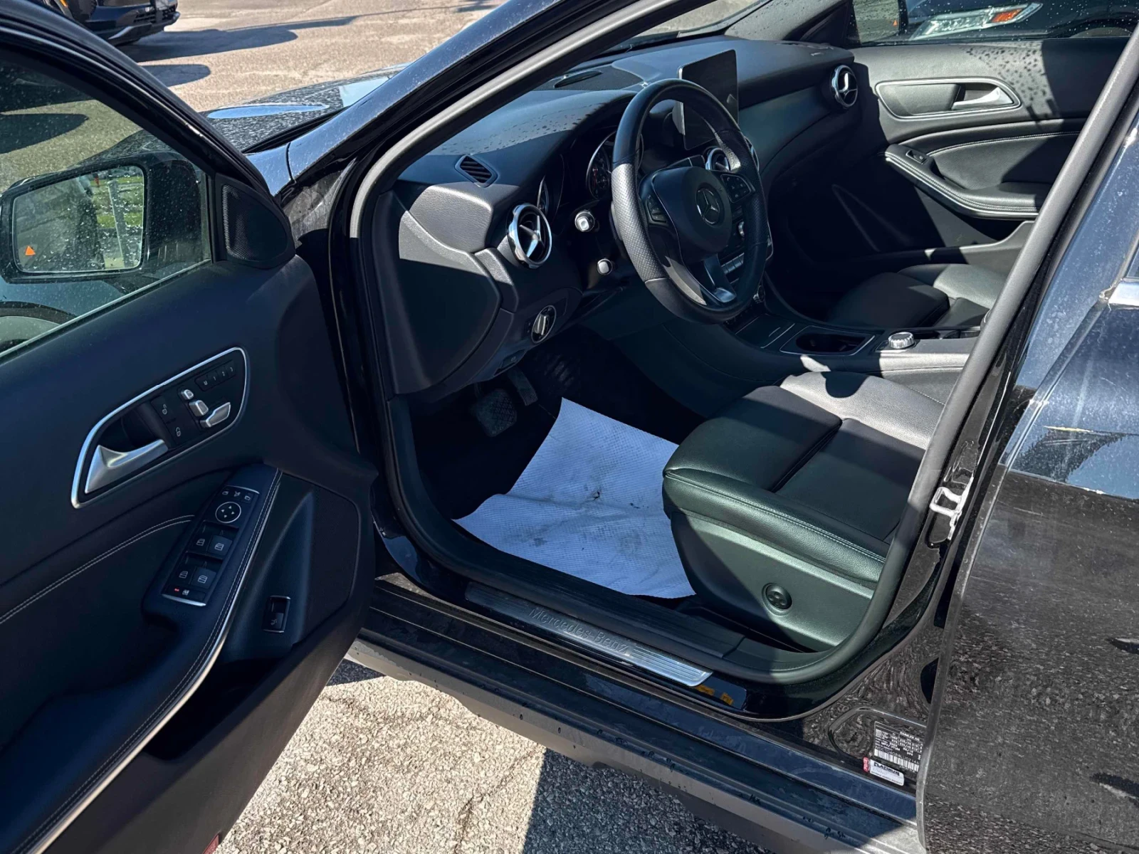 Mercedes-Benz GLA 250 4MATIC * FLEX FUEL * ПОДГРЕВ * ПАНОРАМА * CARFAX, снимка 6 - Автомобили и джипове - 54731211