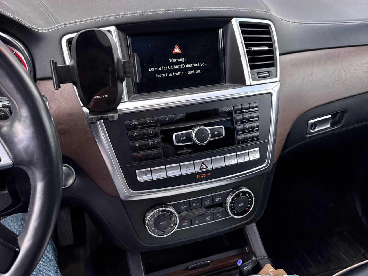 Mercedes-Benz ML 350 * BlueTEC * АВТОКРЕДИТ БЕЗ ПЪРВОНАЧАЛНА ВНОСКА* , снимка 9 - Автомобили и джипове - 54814306