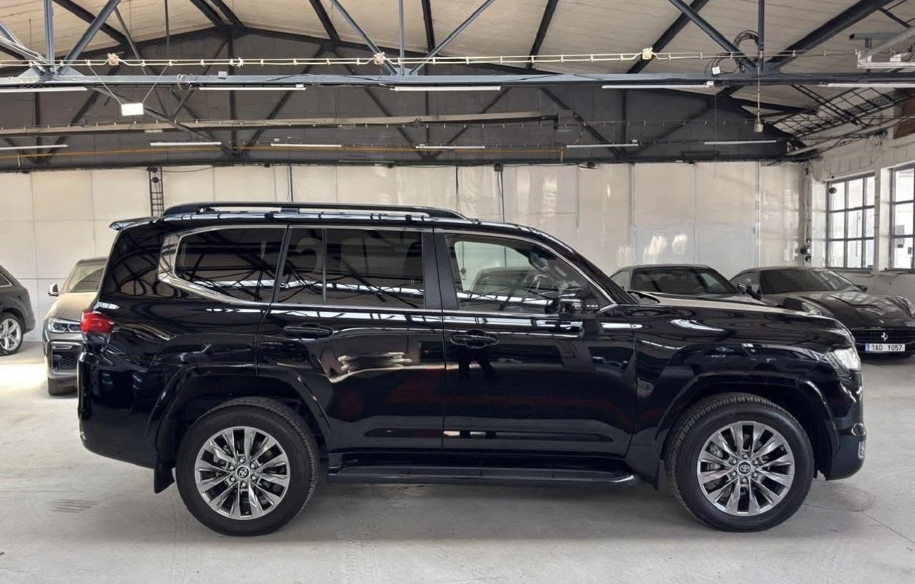 Toyota Land cruiser 300 3.3 D-4D Executive 306HP 4x4 2024г. Гаранция !