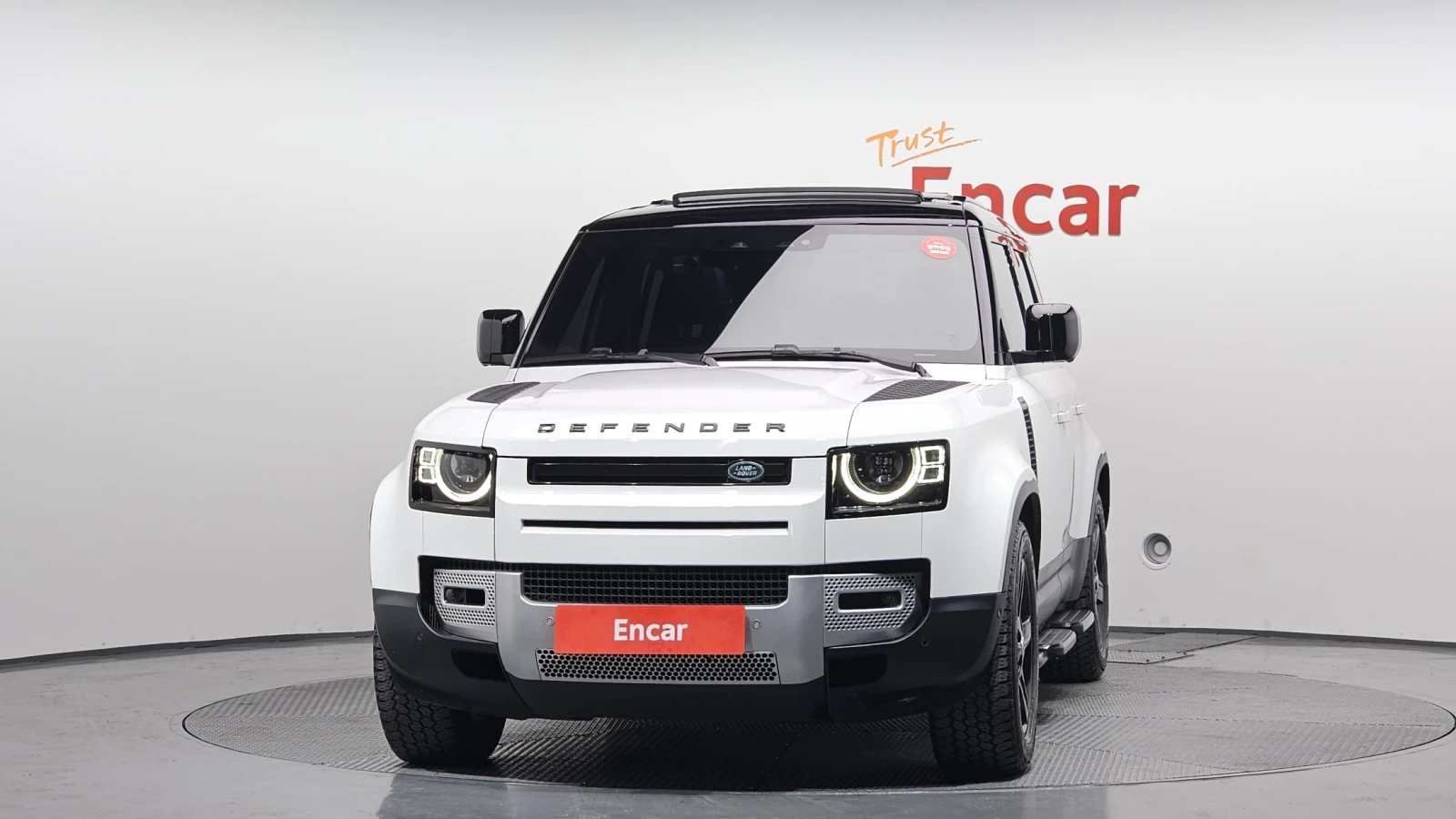Land Rover Defender D240* BLIND SPOT* 360* ЛЮК* ПОДГРЕВ ВОЛАН* КРАЙНА , снимка 3 - Автомобили и джипове - 55383920