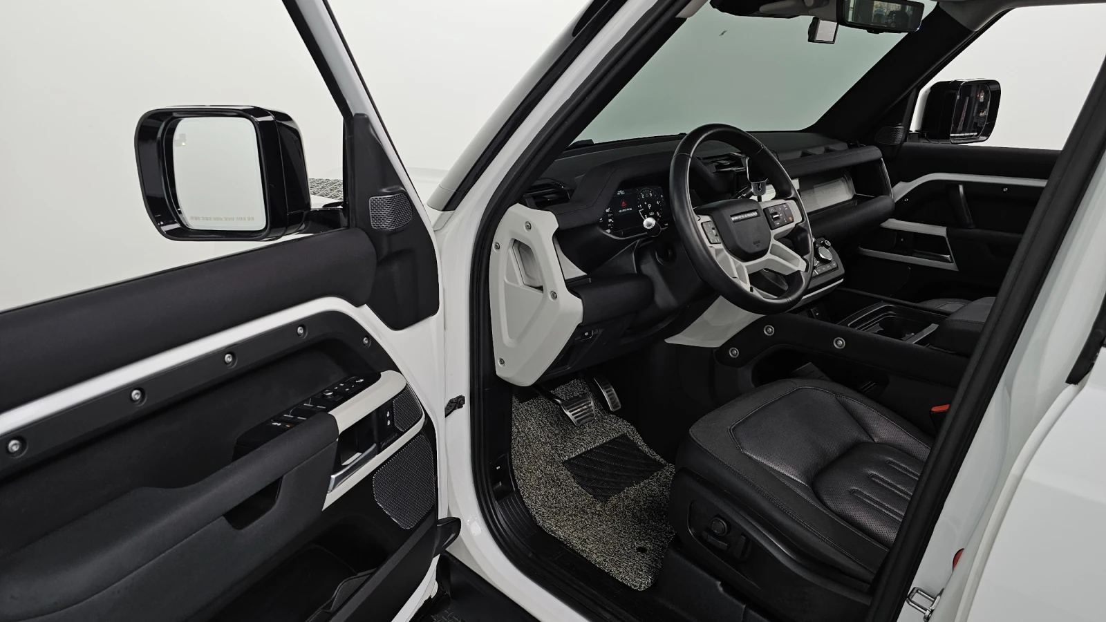 Land Rover Defender D240* BLIND SPOT* 360* ЛЮК* ПОДГРЕВ ВОЛАН* КРАЙНА , снимка 10 - Автомобили и джипове - 55383920