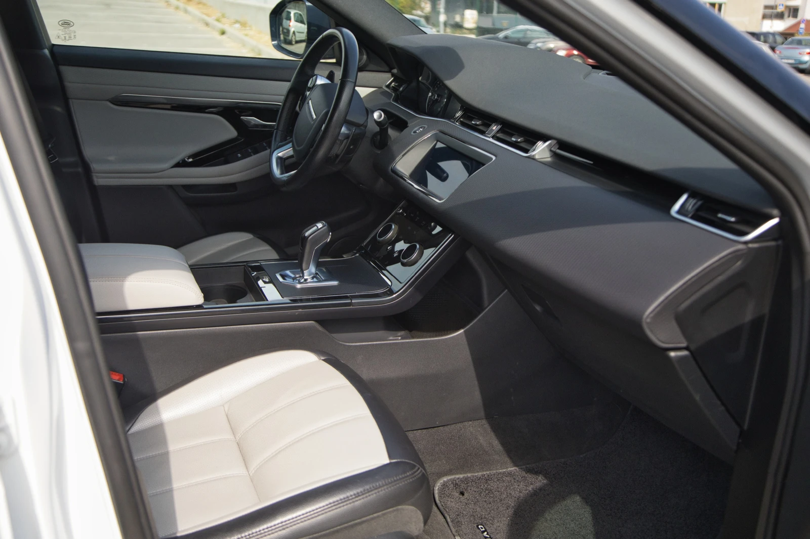Land Rover Range Rover Evoque 2.0 P200 DYNAMIC, снимка 11 - Автомобили и джипове - 55682608