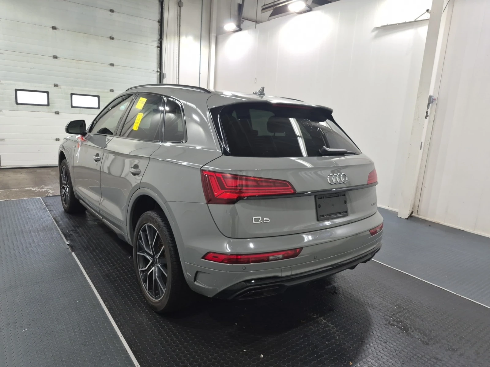 Audi Q5 PROGRESSIV / NARDO GREY / DISTRONIC / CARFAX, снимка 4 - Автомобили и джипове - 55831941