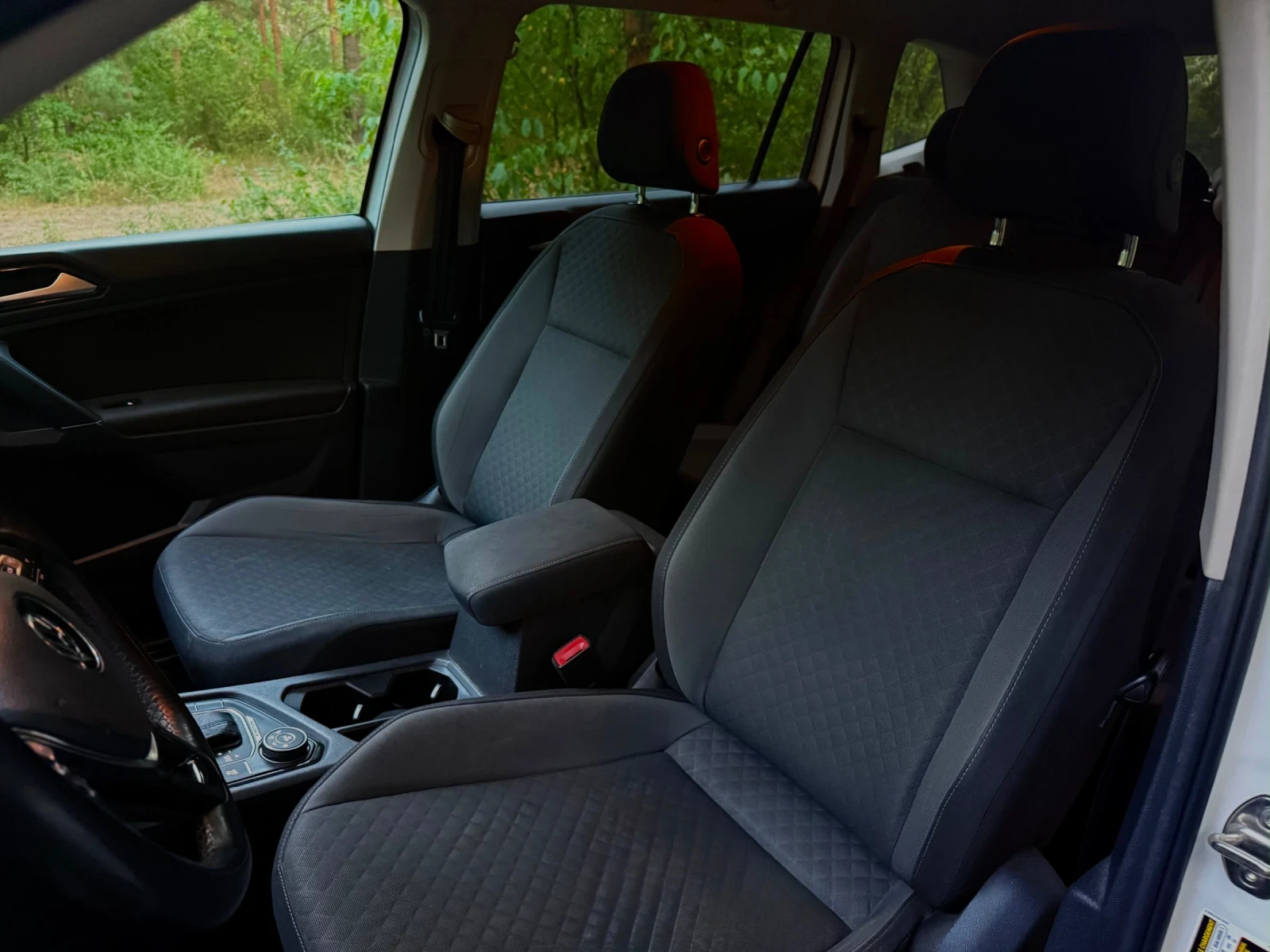 VW Tiguan, снимка 13 - Автомобили и джипове - 56208529