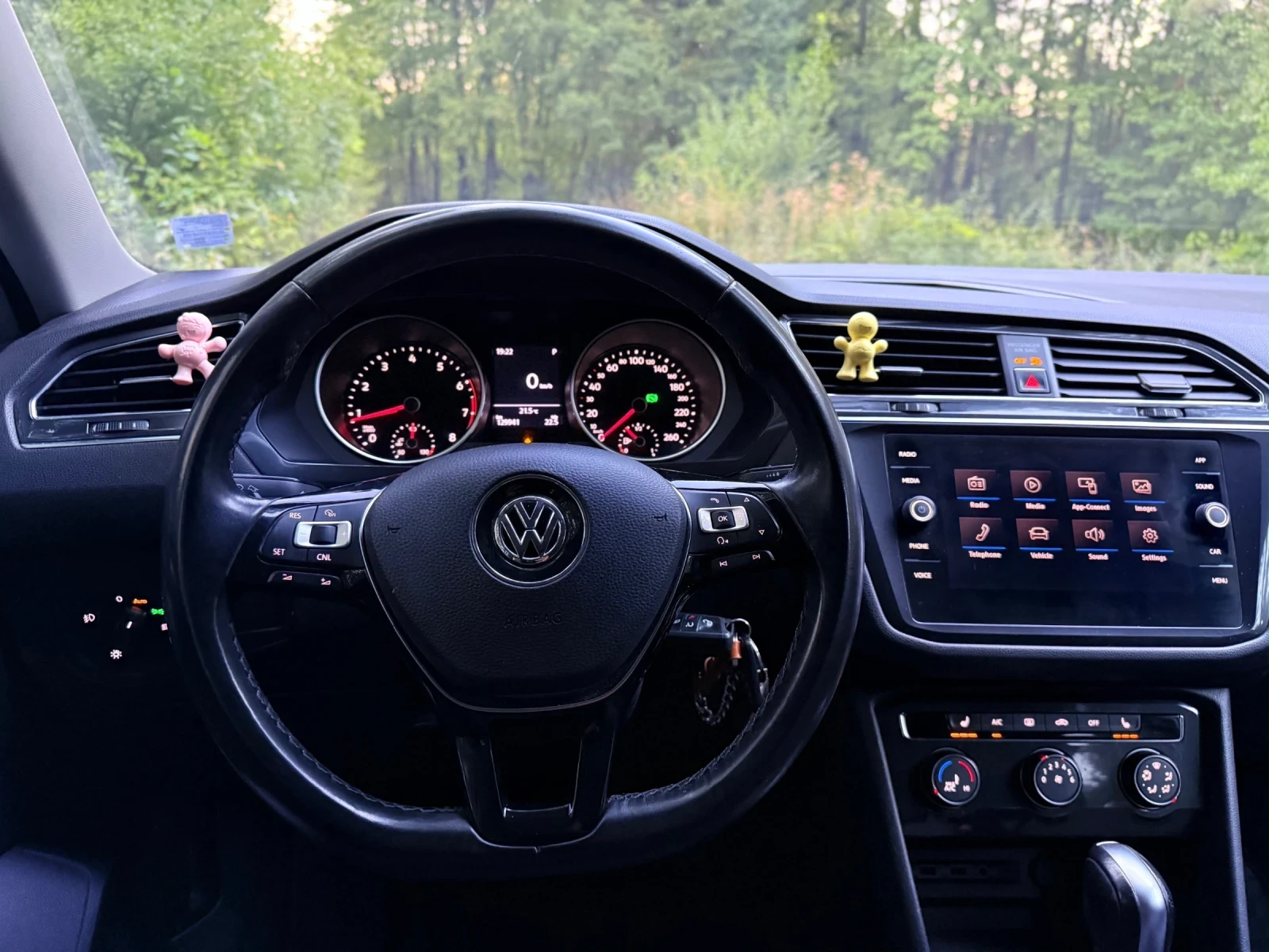 VW Tiguan, снимка 11 - Автомобили и джипове - 56208529