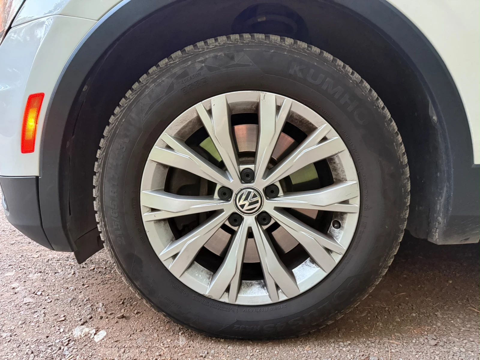VW Tiguan, снимка 14 - Автомобили и джипове - 56208529
