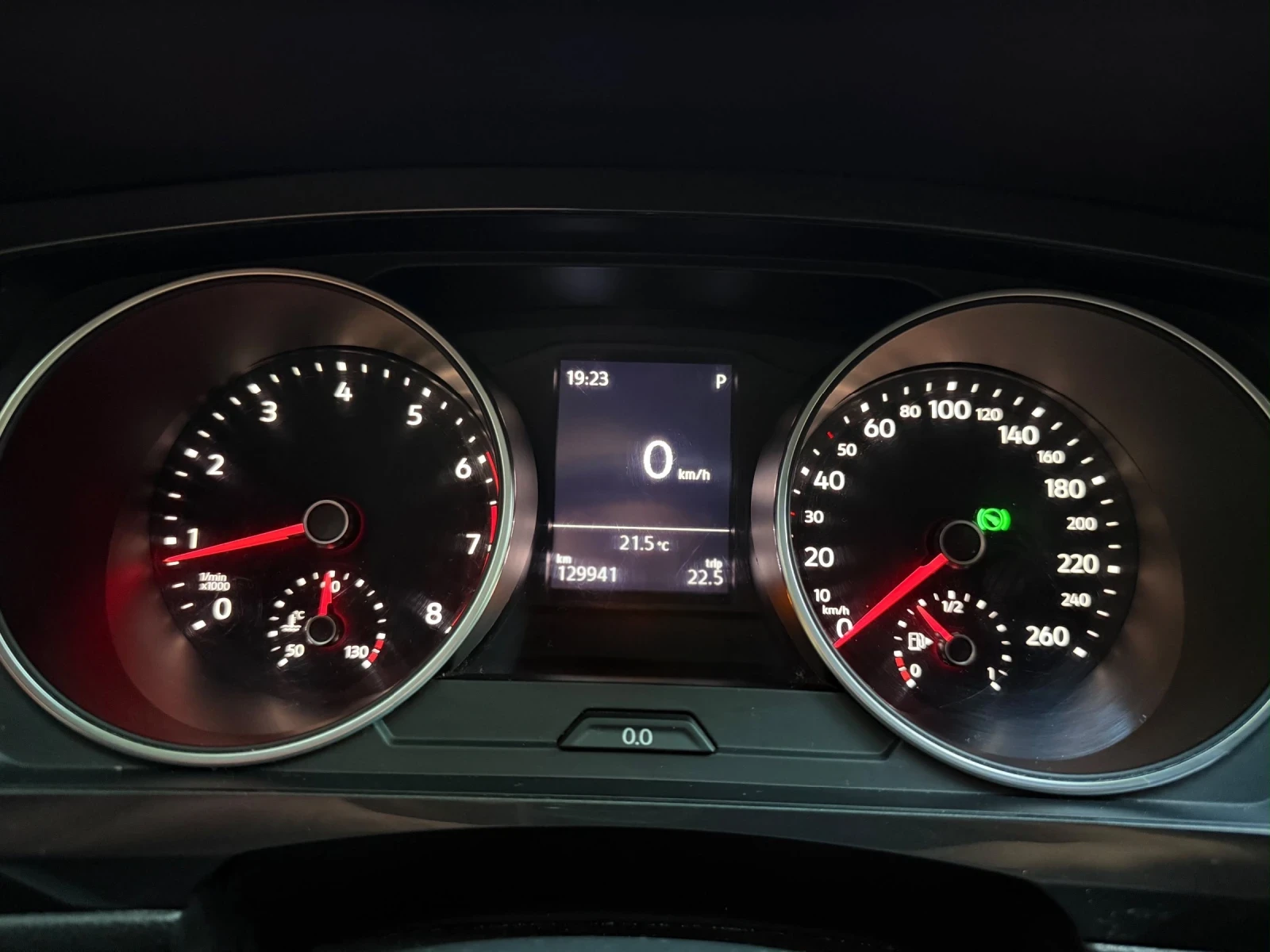 VW Tiguan, снимка 15 - Автомобили и джипове - 56208529