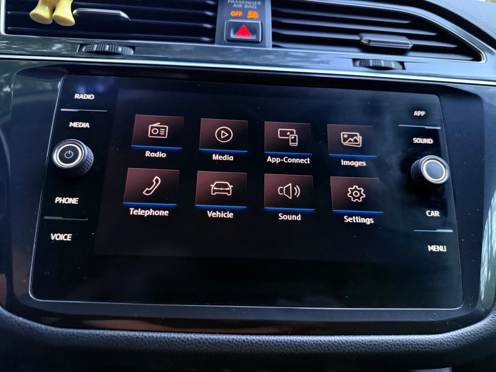 VW Tiguan, снимка 16 - Автомобили и джипове - 56208529