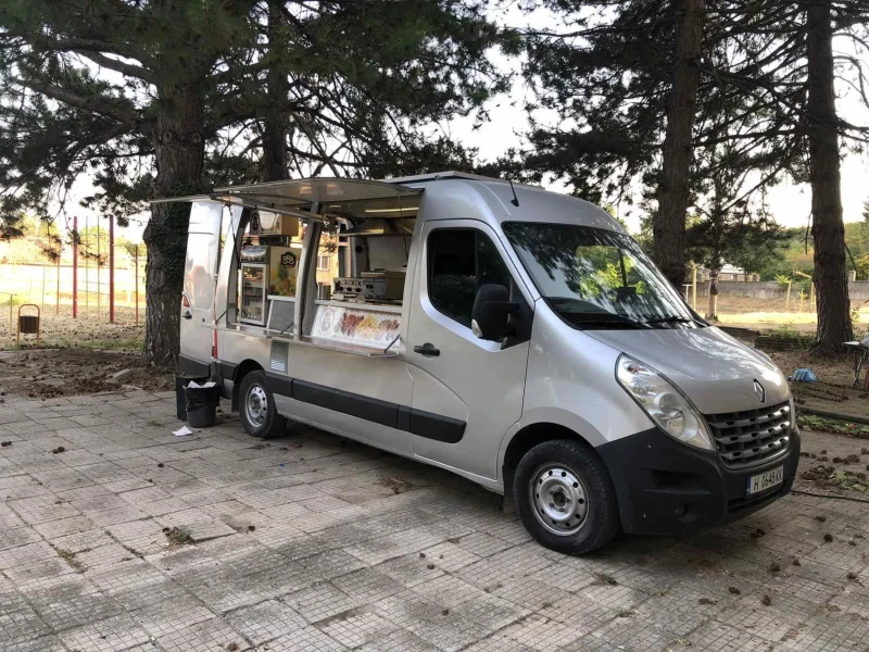 Renault Master  Търговски кемпер, снимка 2 - Бусове и автобуси - 47793024