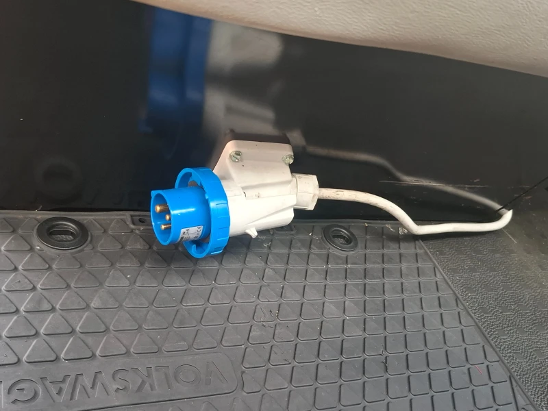 VW Transporter 2.0TDI/Клима/Хладилен/220V/Euro5B, снимка 11 - Бусове и автобуси - 52635872