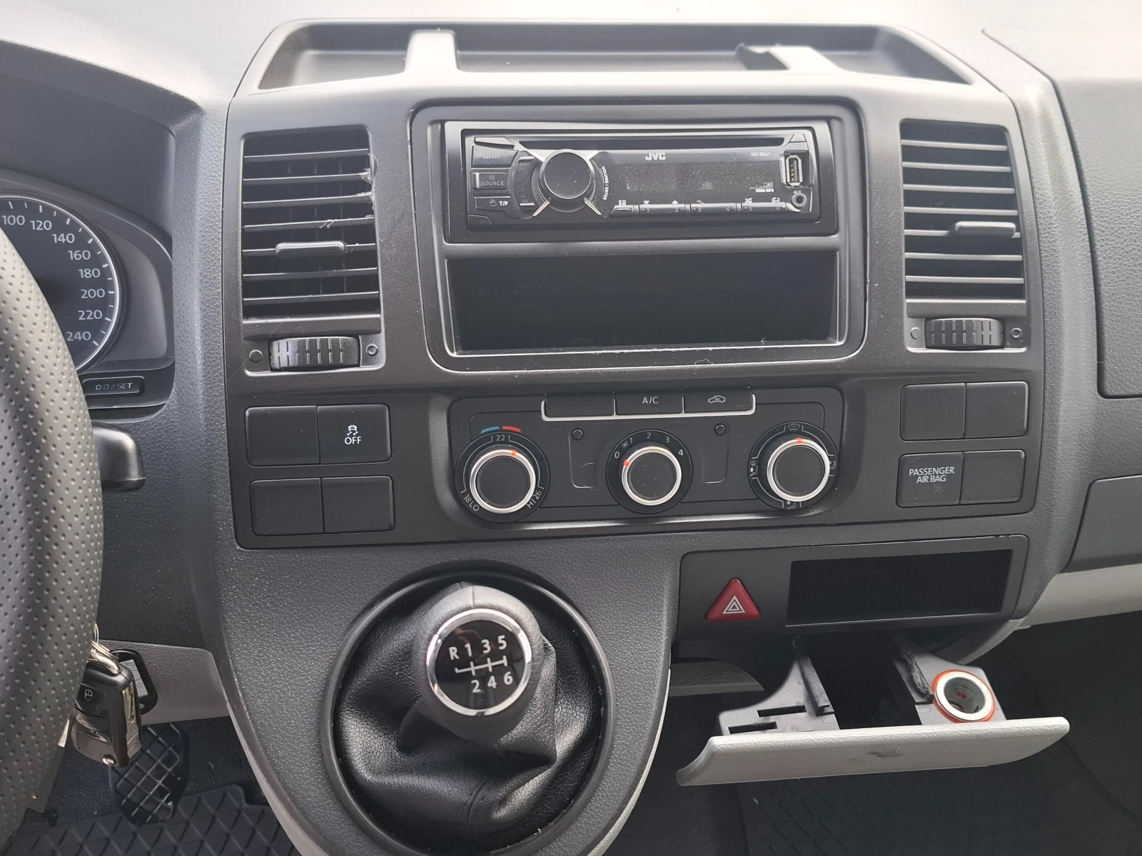 VW Transporter 2.0TDI/Клима/Хладилен/220V/Euro5B - изображение 9