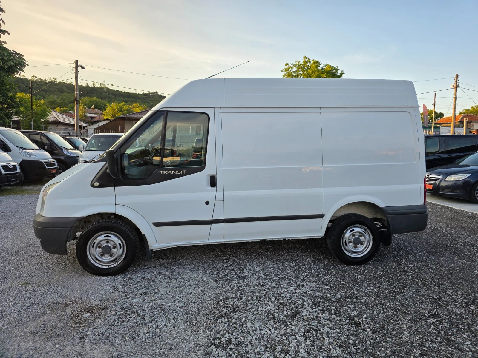 Ford Transit 2.2tdci 6скорости Климатик, снимка 8 - Бусове и автобуси - 54772520
