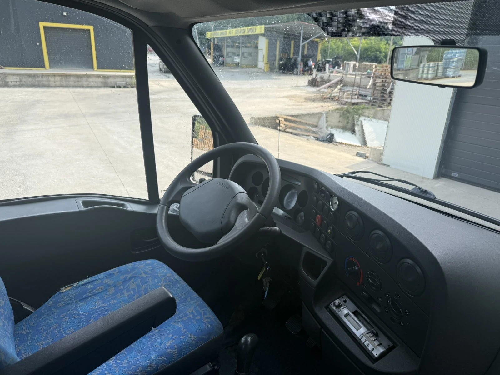 Iveco 35c13 Тристранен самосвал!, снимка 11 - Бусове и автобуси - 55399322