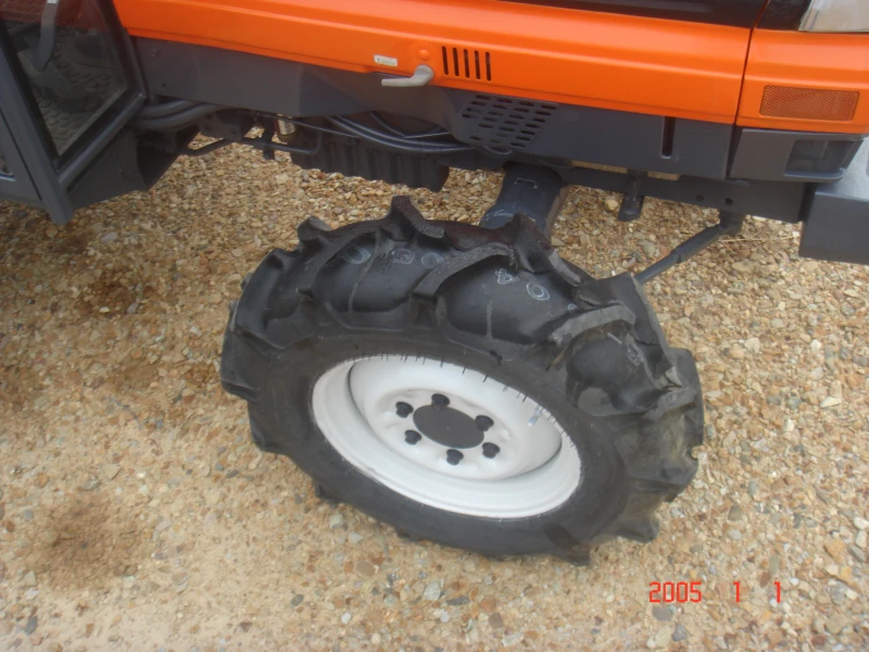 Трактор Kubota СКАЙТРАК, снимка 4 - Селскостопанска техника - 52286638
