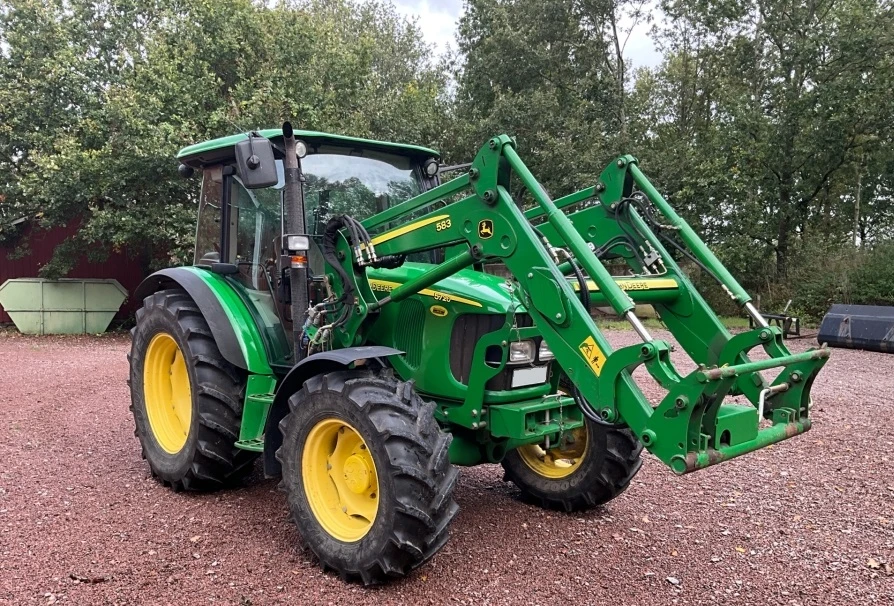 Трактор John Deere 5720