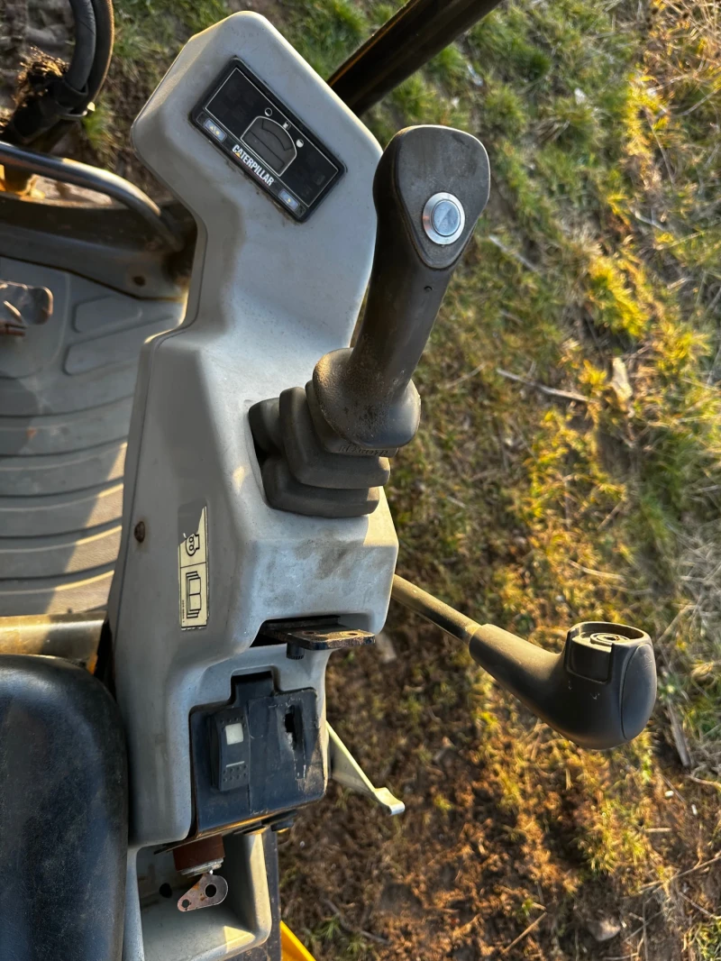 Багер Cat 301.6C, снимка 10 - Индустриална техника - 52886053