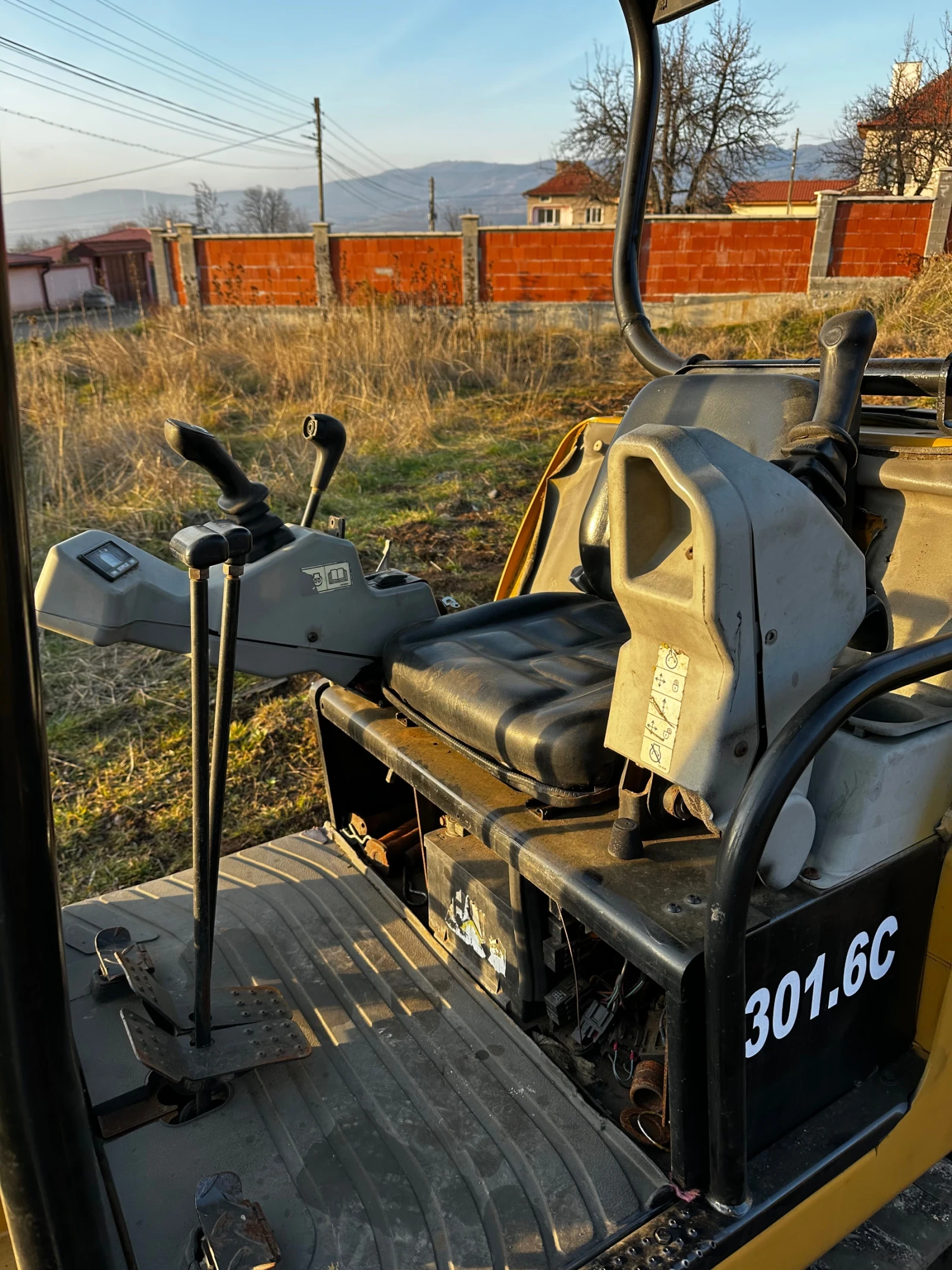 Багер Cat 301.6C - изображение 9