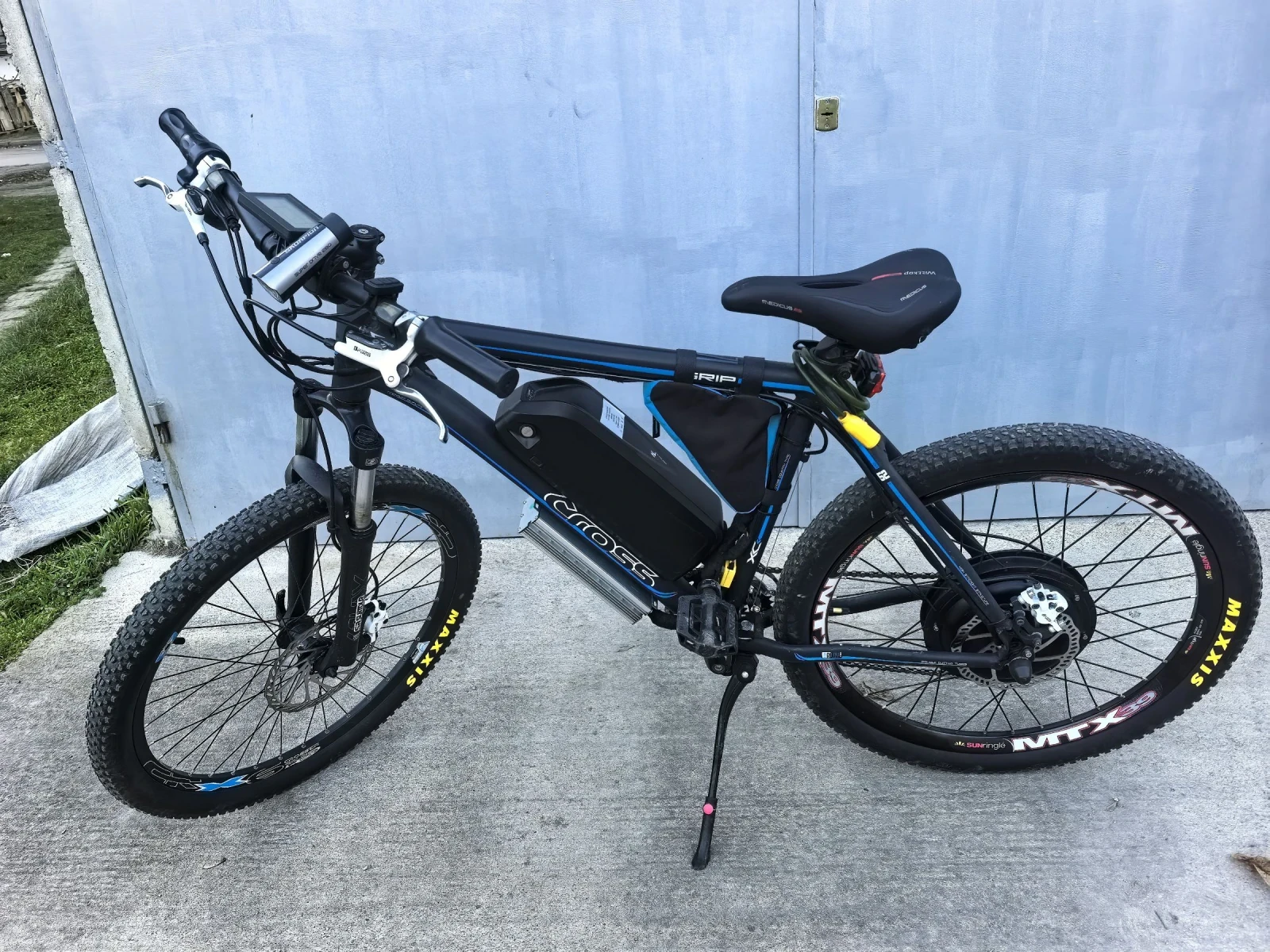 ������� Cross | Mobile.bg � ����������� 6