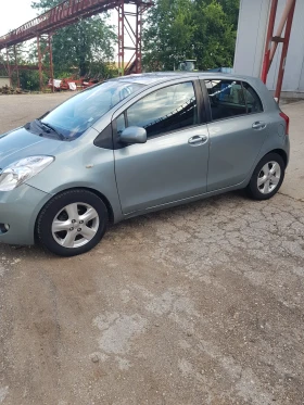 Toyota Yaris 1.3vvt, снимка 3