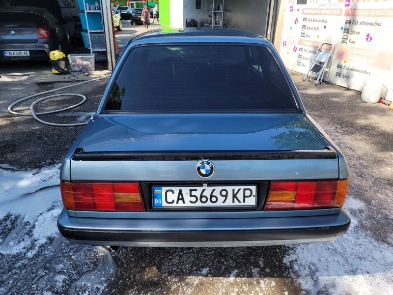 BMW 318 1.8 IS, снимка 7 - Автомобили и джипове - 47325595