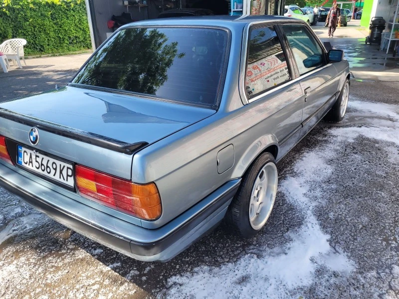 BMW 318 1.8 IS, снимка 8 - Автомобили и джипове - 47325595