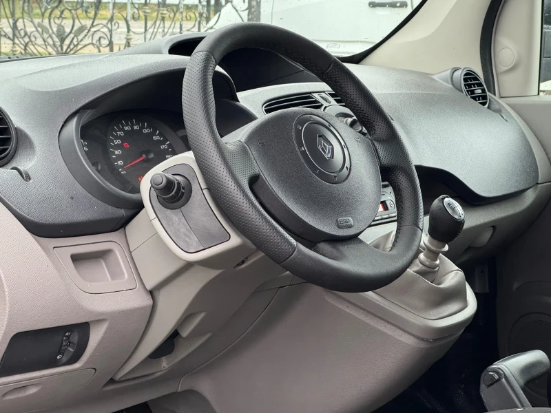 Renault Kangoo 1.5 DCI ИТАЛИЯ КЛИМАТИК, снимка 6 - Автомобили и джипове - 47307636