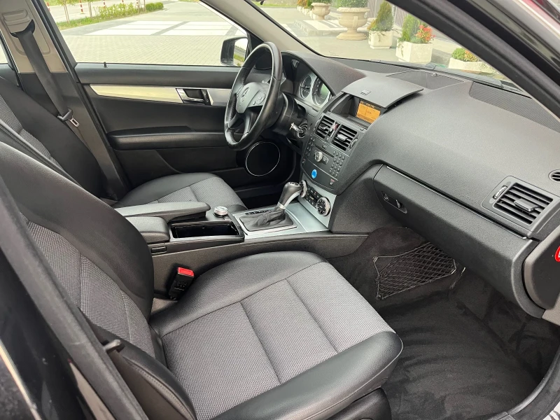 Mercedes-Benz C 220 Avantgarde, снимка 10 - Автомобили и джипове - 52231169