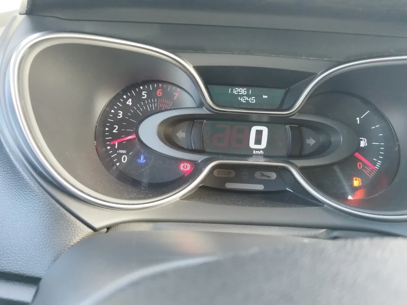 Renault Captur, снимка 12 - Автомобили и джипове - 52668642