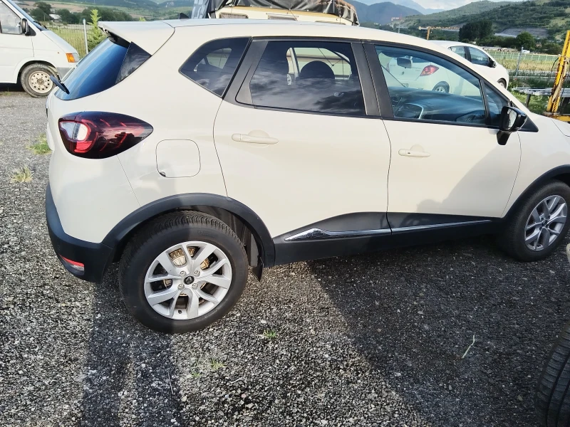 Renault Captur, снимка 7 - Автомобили и джипове - 52668642