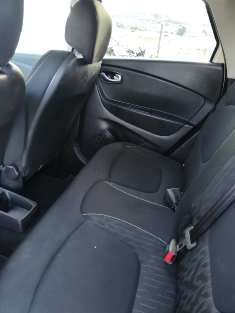 Renault Captur, снимка 5 - Автомобили и джипове - 52668642