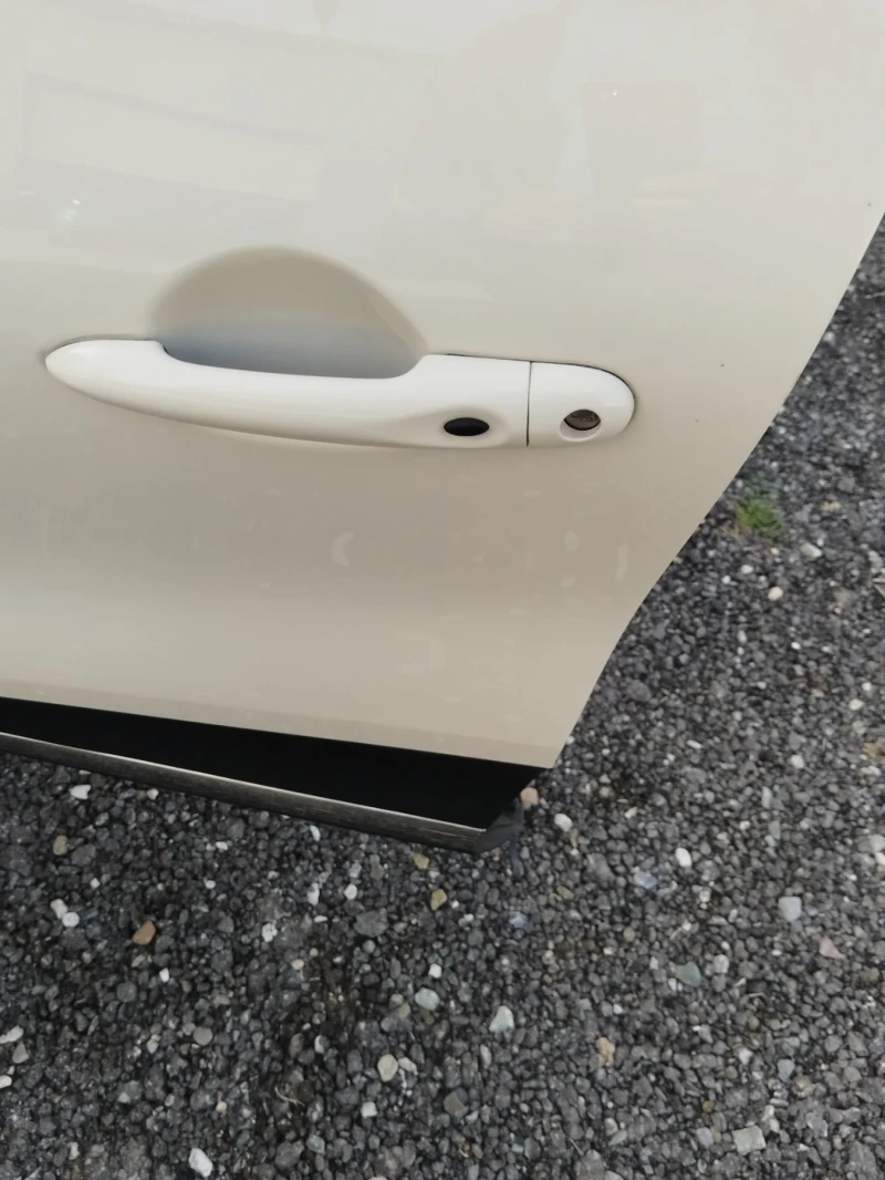 Renault Captur, снимка 6 - Автомобили и джипове - 52668642