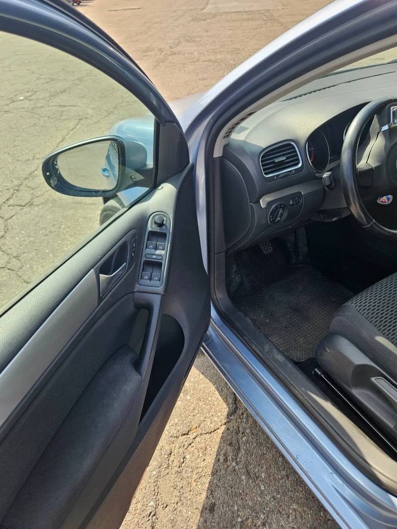 VW Golf, снимка 8 - Автомобили и джипове - 52530514
