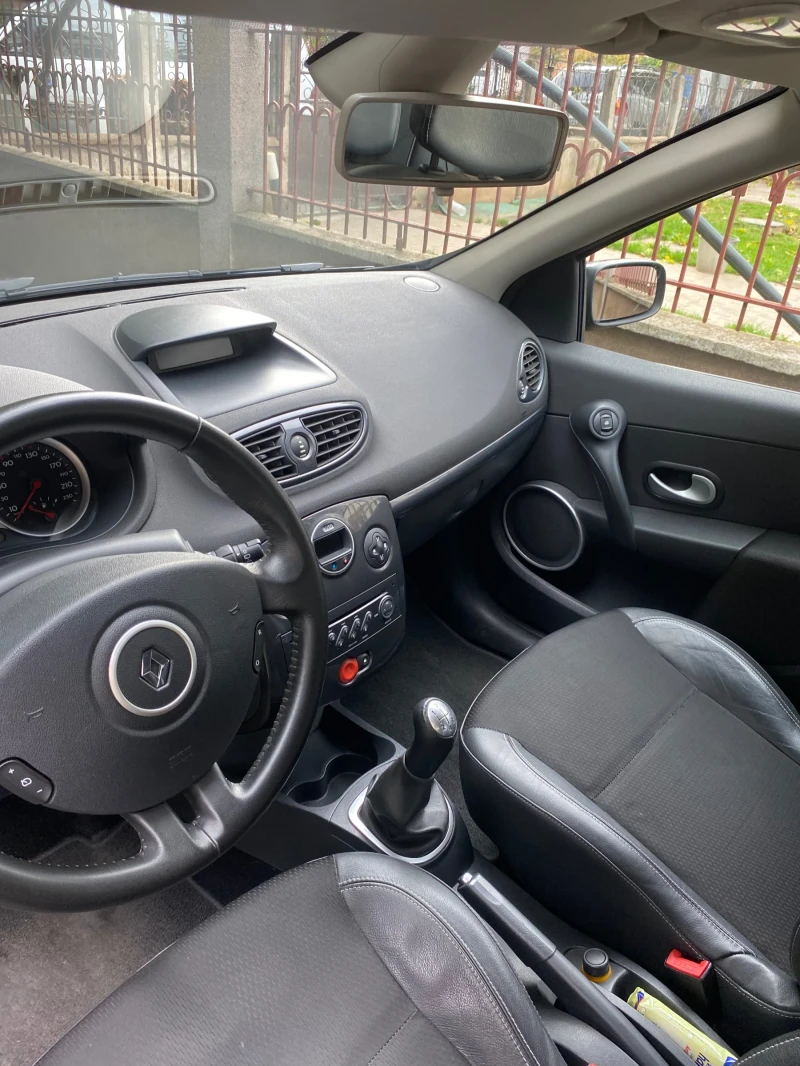 Renault Clio, снимка 9 - Автомобили и джипове - 52419283