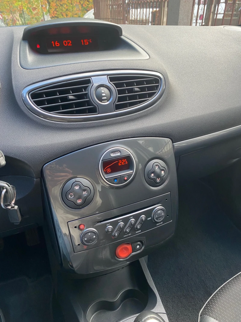 Renault Clio, снимка 11 - Автомобили и джипове - 52419283