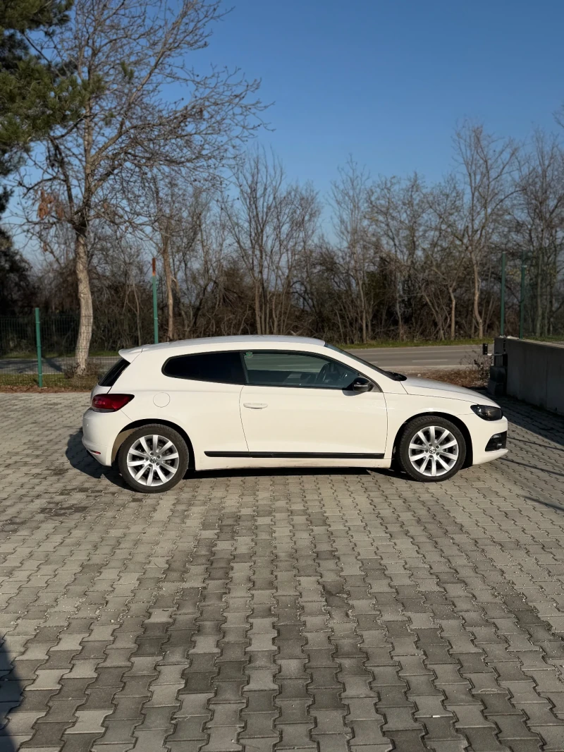 VW Scirocco 2.0 TDI, снимка 7 - Автомобили и джипове - 52802470