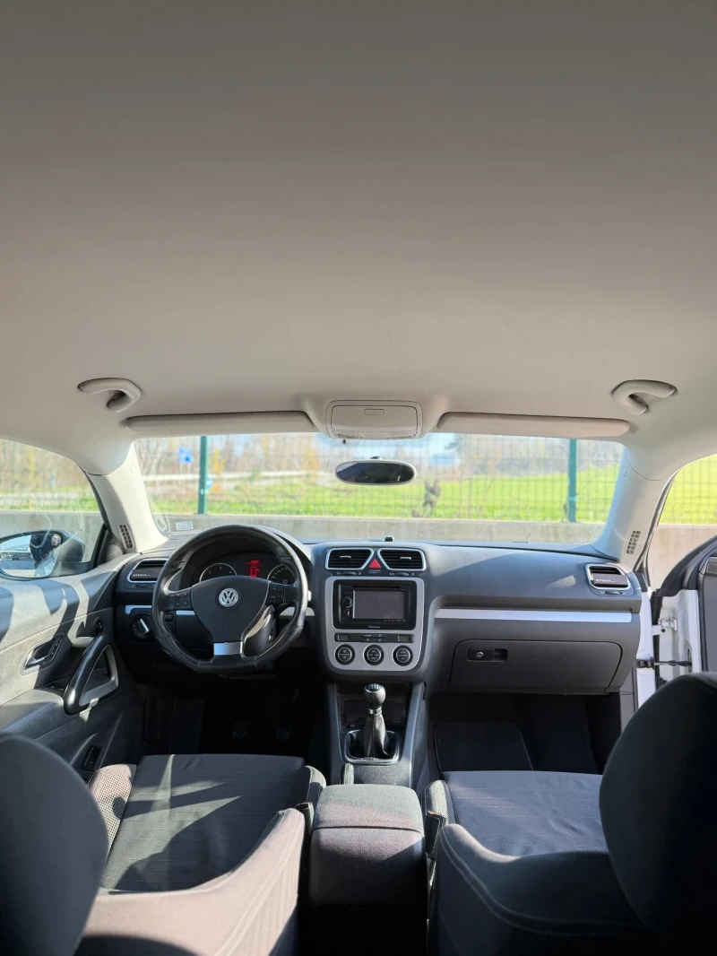 VW Scirocco 2.0 TDI, снимка 13 - Автомобили и джипове - 52802470