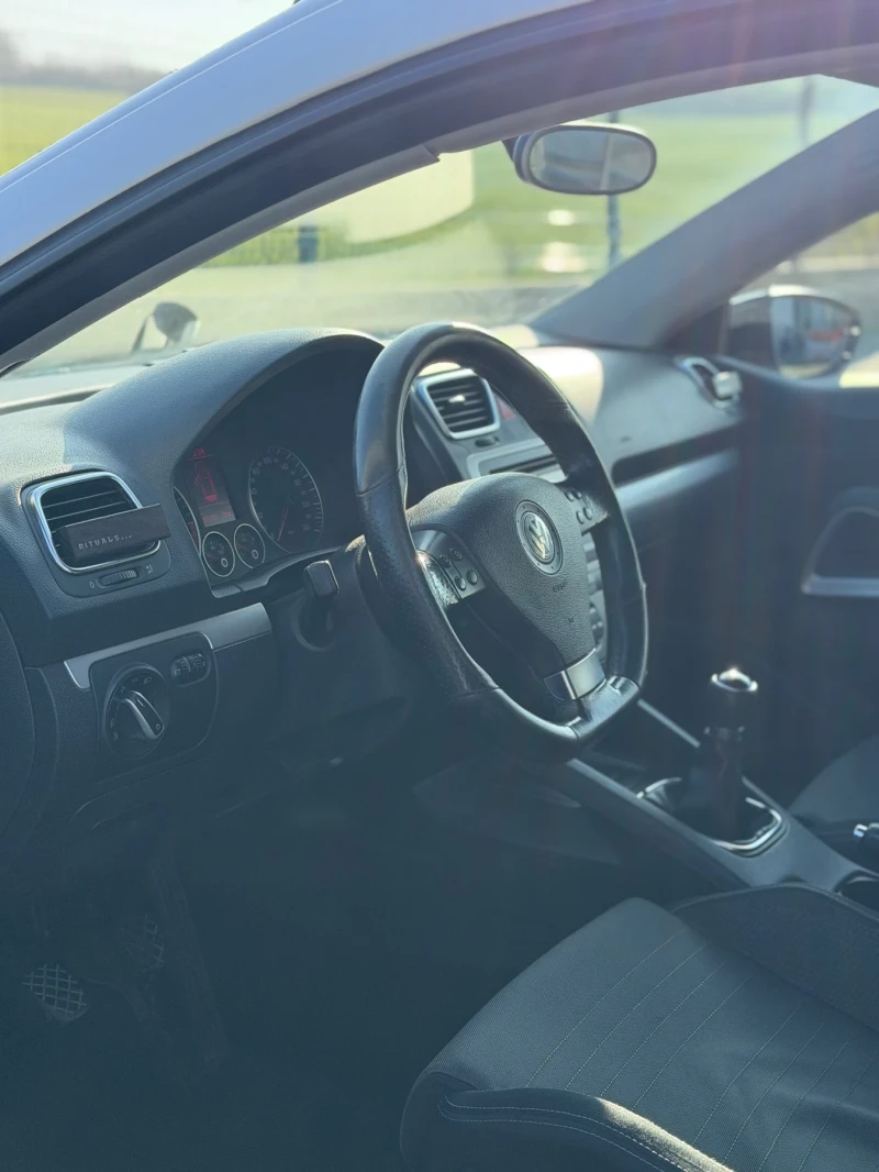 VW Scirocco 2.0 TDI, снимка 9 - Автомобили и джипове - 52802470