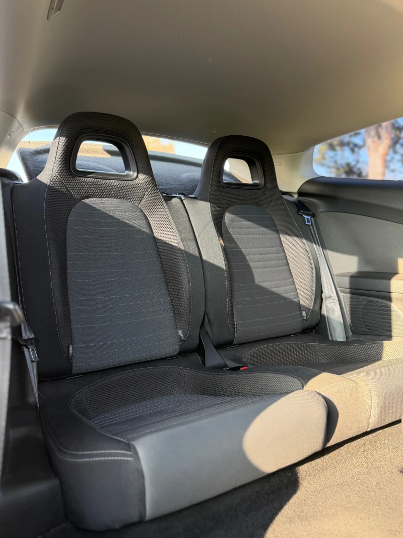 VW Scirocco 2.0 TDI, снимка 14 - Автомобили и джипове - 52802470