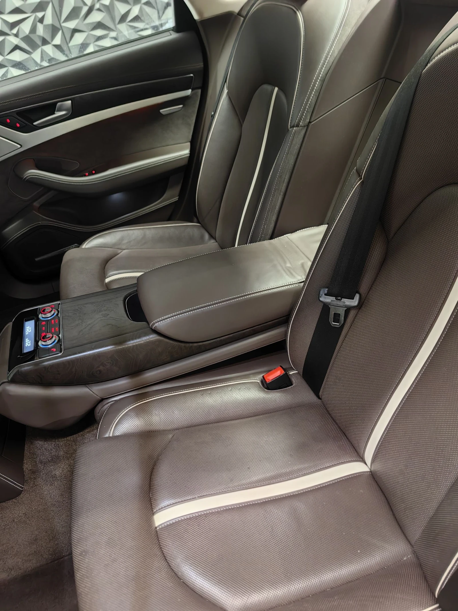 Audi A8 3.0TDI* DESIGN* BOSE* ВАКУМ* МАСАЖ* DISTR* ОБДУХ*  - изображение 7