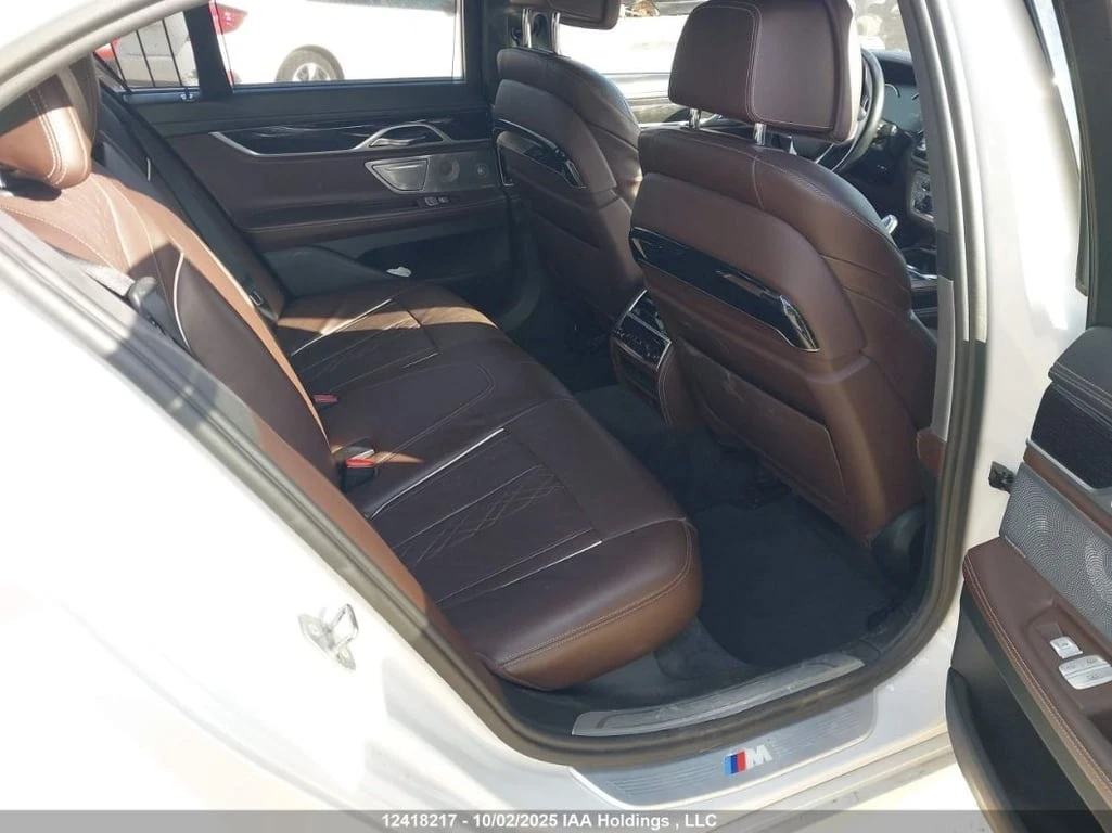 BMW 750 * XDRIVE * CARFAX * БЕЗ ПЪРВОНАЧАЛНА ВНОСКА - изображение 8
