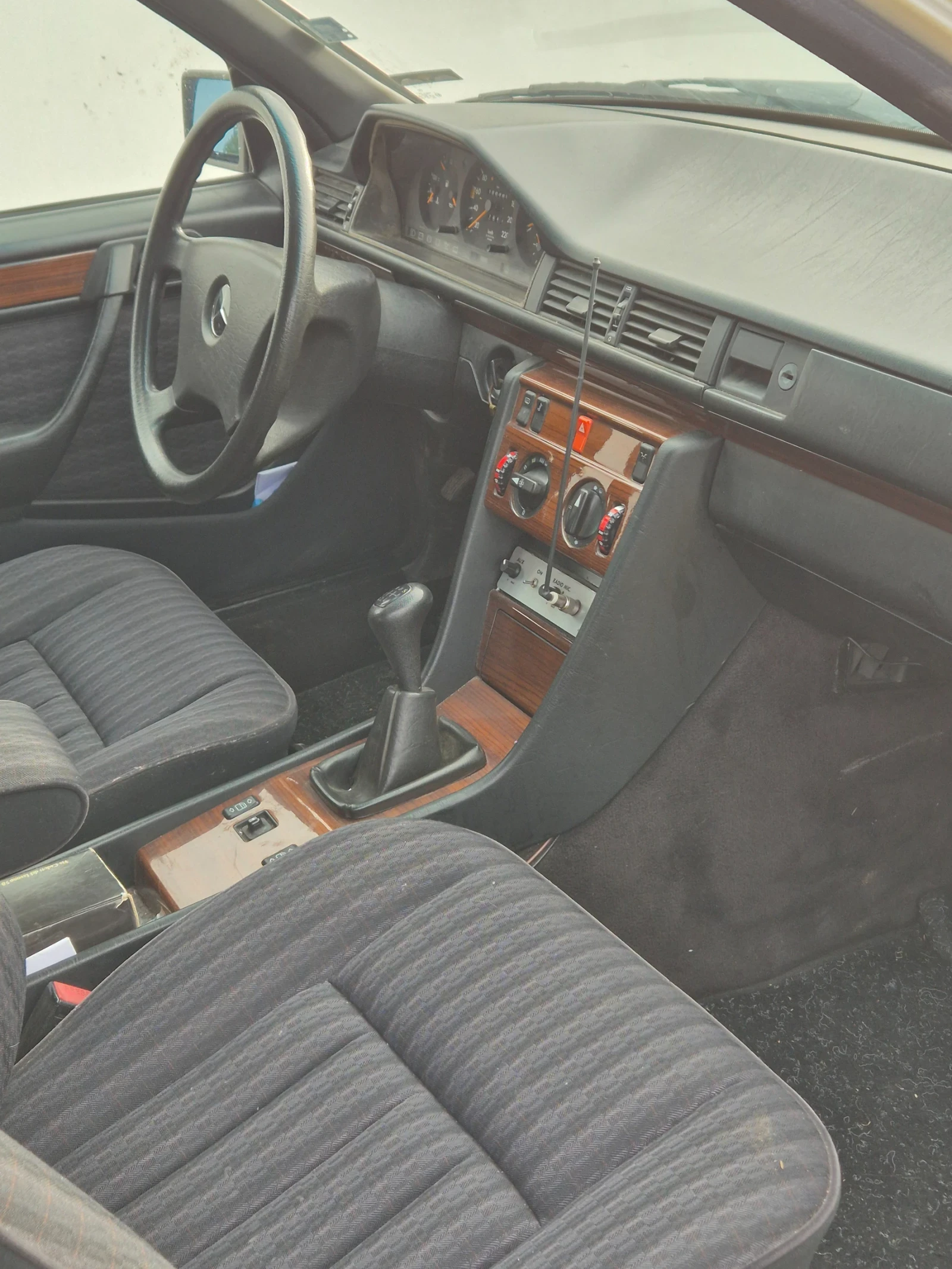 Mercedes-Benz 124 Катафалка - изображение 4