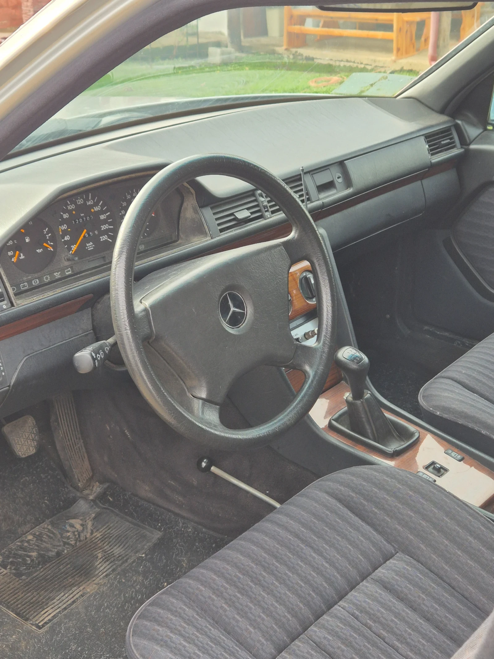 Mercedes-Benz 124 Катафалка - изображение 5